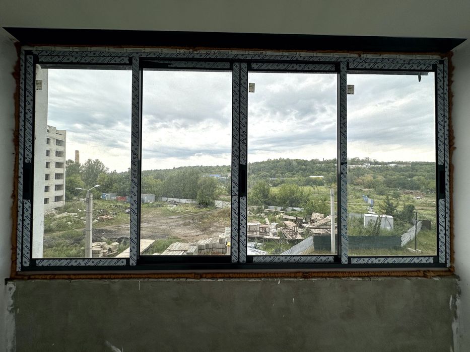 Продам алюминиевую балконную раму