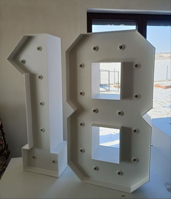 Cyfra 18 Duza led dekoracja