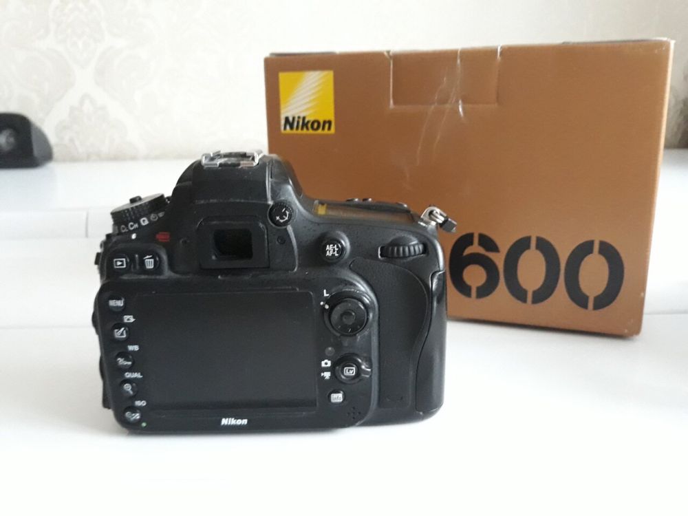 Продам Nikon D600 + об’єктив 50мм 1.4.