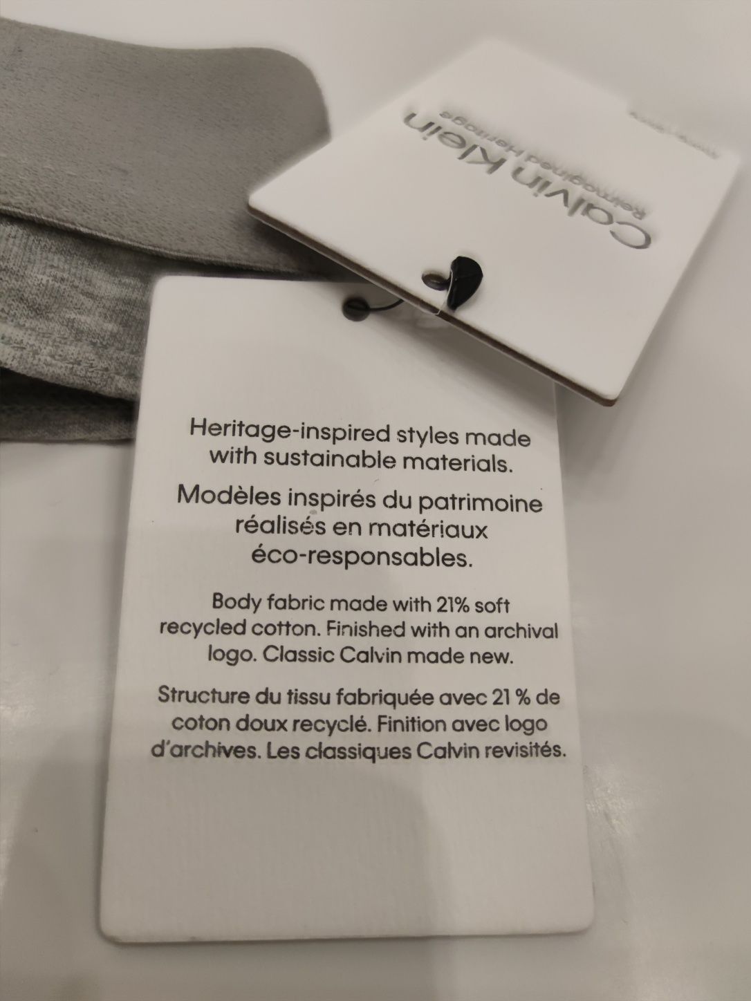 Stringi thong Calvin Klein z logo z przodu i z tyłu. Nowe, a TANIEJ!