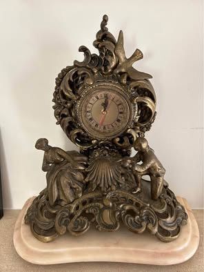 Relógio de mesa em bronze