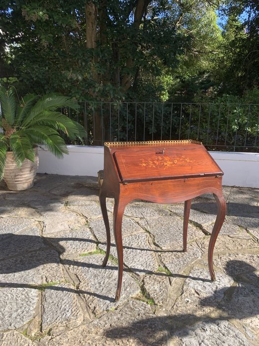 Escrivaninha de senhora estilo Luis XV