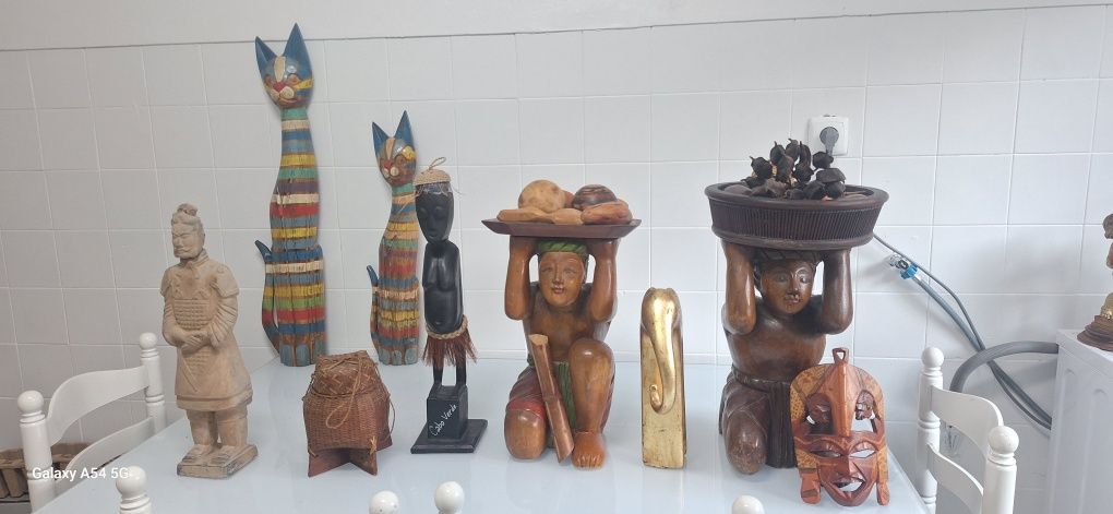 Estátuas e esculturas madeira