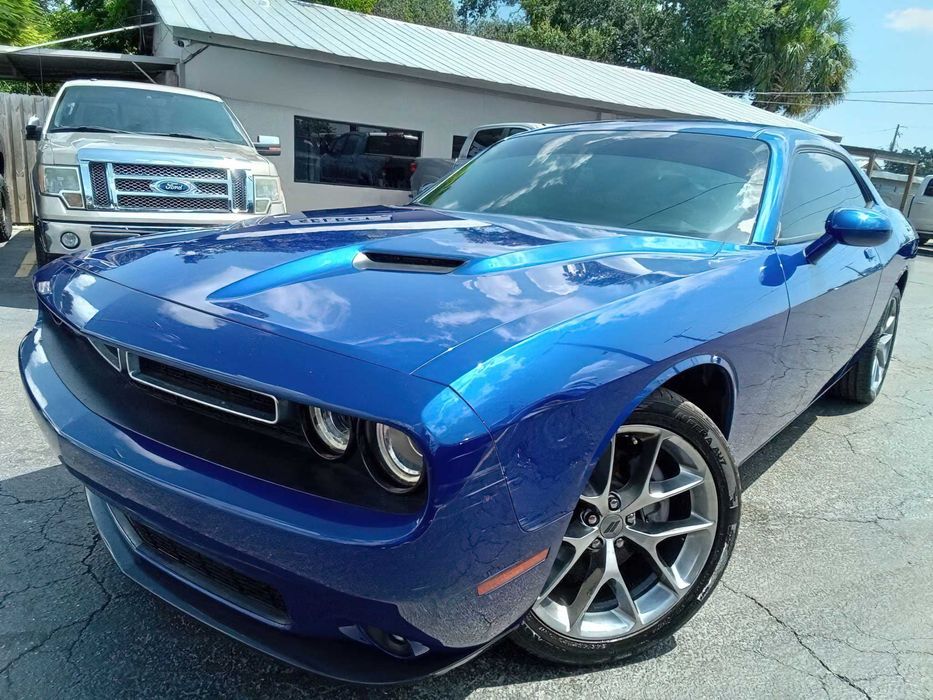 Dodge Challenger SXT      2020