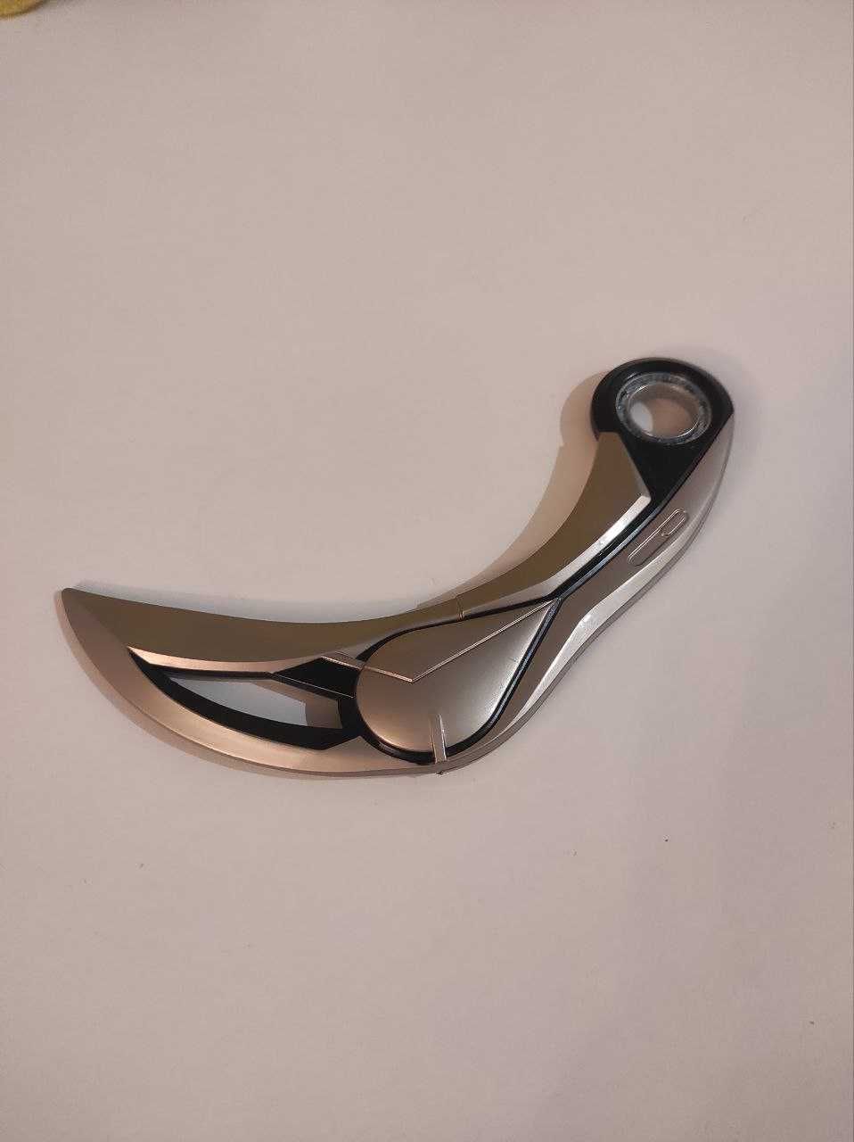 Valorant – Wingman pluszowy + nóż karambit "Ion"