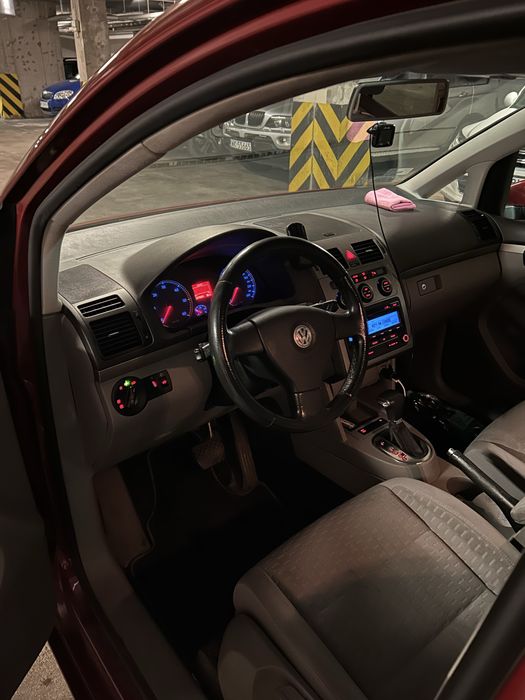 VW Touran 2009 2.0 TDI