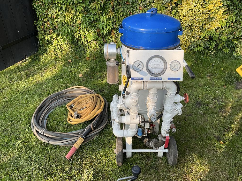 Kompresor spalinowy ATMOS PDK + Piaskarko- sodowarka firmy GRITCO