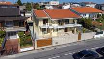 Moradia T4 de luxo em Escapães