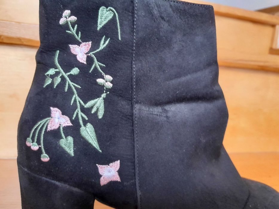 buty botki roz. 7- 40/41; wkładka 26,5cm