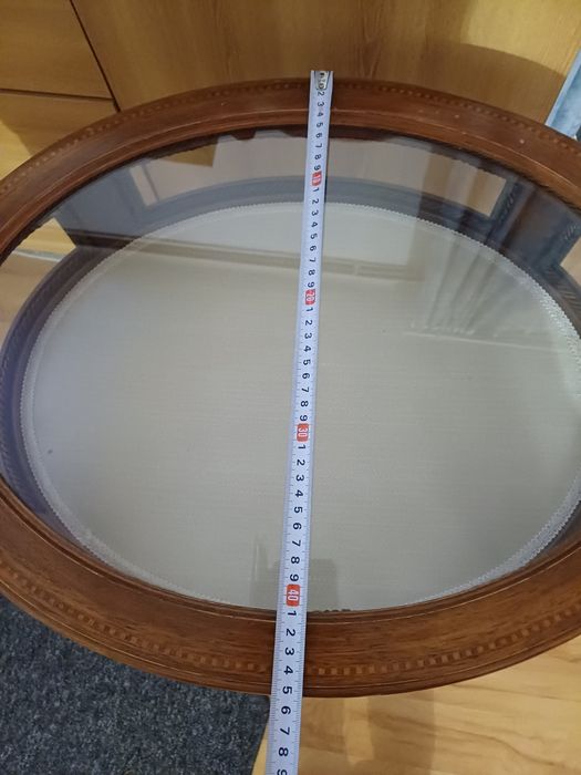 Stolik/ szafka z drewna z ozdobnymi elementami