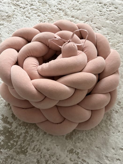 Бортик косичка блідо-рожевого кольору