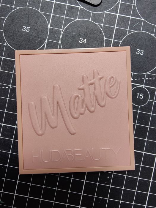 Paleta cieni Huda Beauty Matte obsession, stan idealny