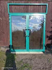 Drzwi wejściowe aluminiowe, szkło dymione