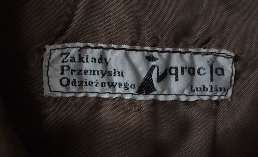 Brązowy płaszcz z Zakładów Przemysłu Odzieżowego „Gracja” Lublin, PRL,