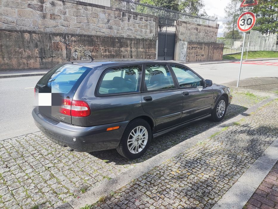 Volvo V40 1.9D ano 2002