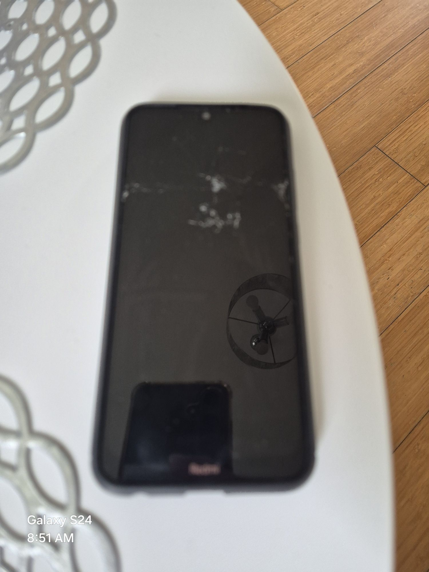 Xiaomi Redmi 8 – uszkodzony, zbity ekran, rozlany wyświetlacz