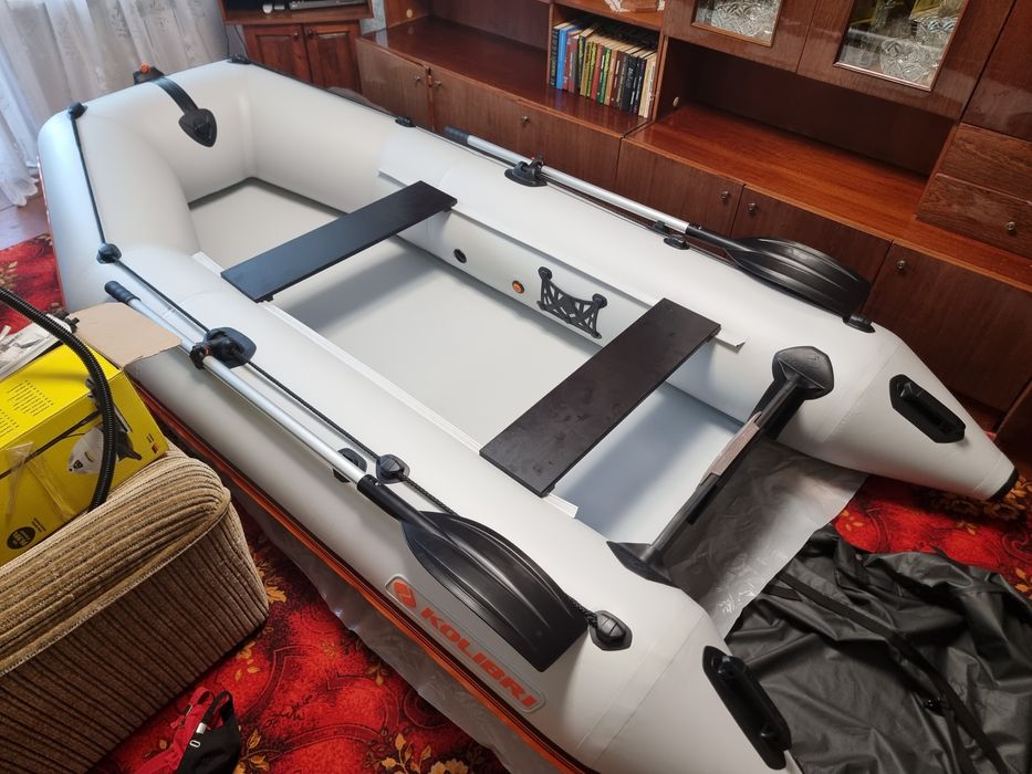 Лодка Kolibri KM-330.