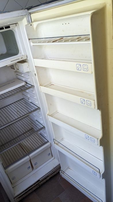 Рабочий холодильник Донбасс 10