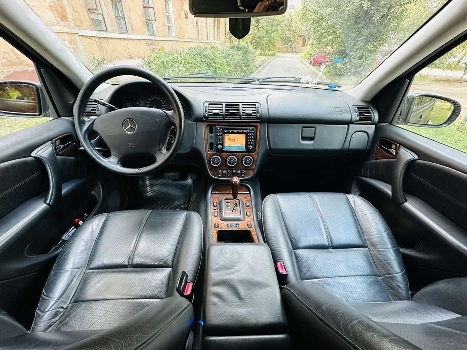 Продам автомобіль Mercedes ML повний привод в хорошем состоянии