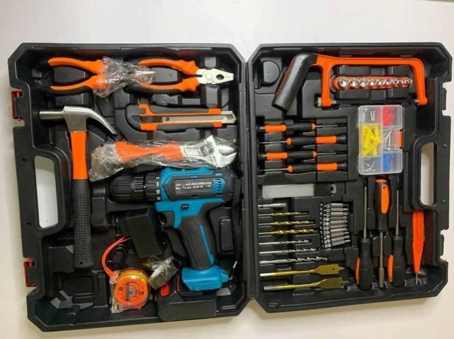 отлтчный подарок Дрель-шуруповёрт оплата по факту получения набор бит