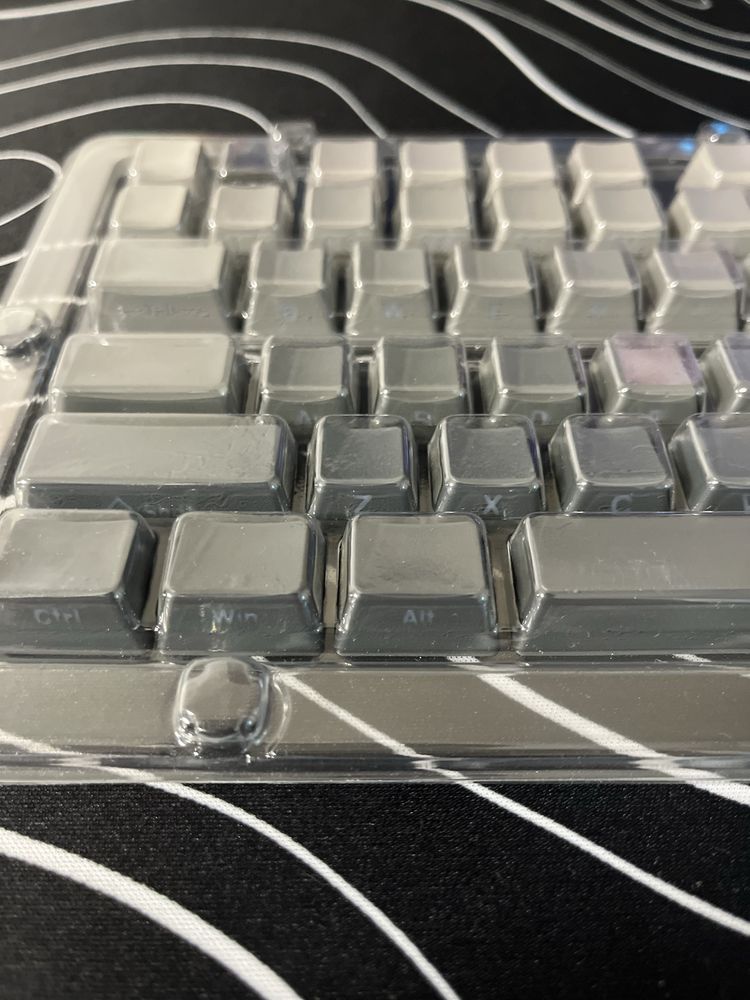 Keycaps, кейкапи з фронтальним гравіюванням, градієнт