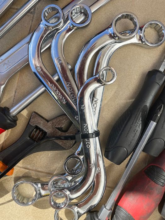 Caixa com ferramentas varias