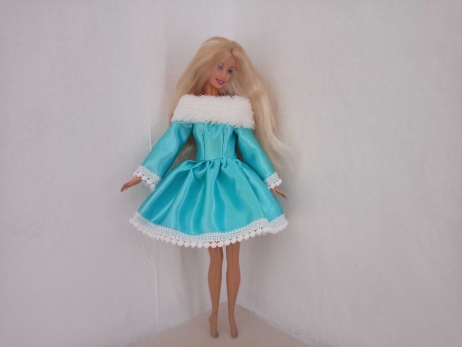 Zimowa sukienka z futerkiem dla lalek Barbie