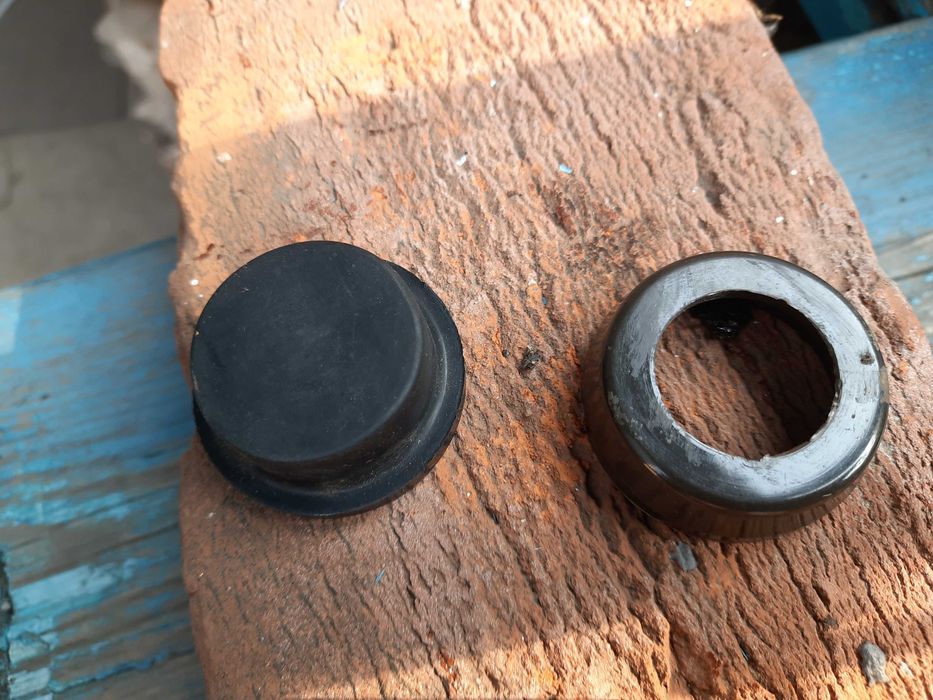 Вкладыши для рулевой тяги трактора