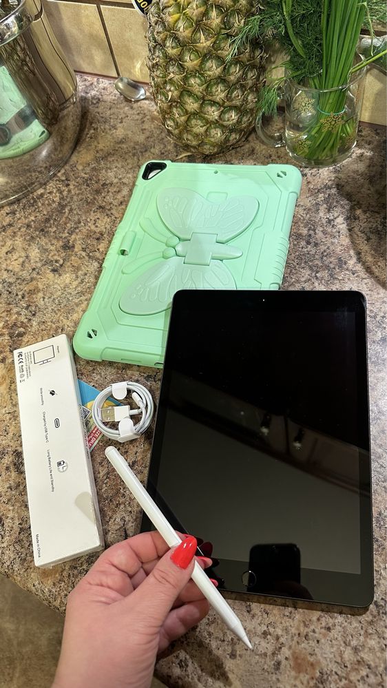 Tablet iPad Apple 10.5” iOS 18.4 - Touch ID - PROCREATE