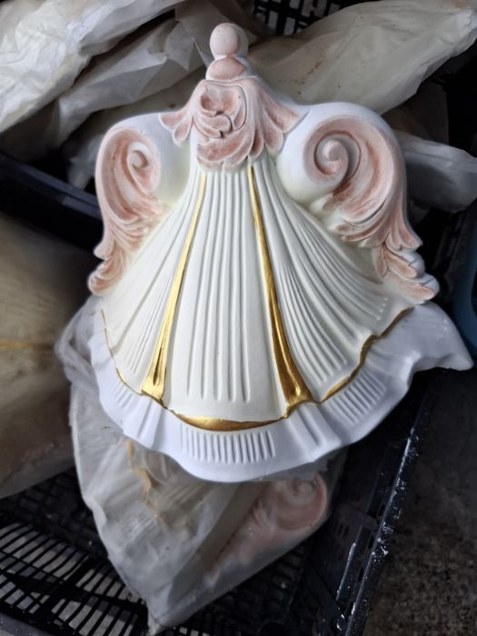 Cantos conchas em gesso embalados