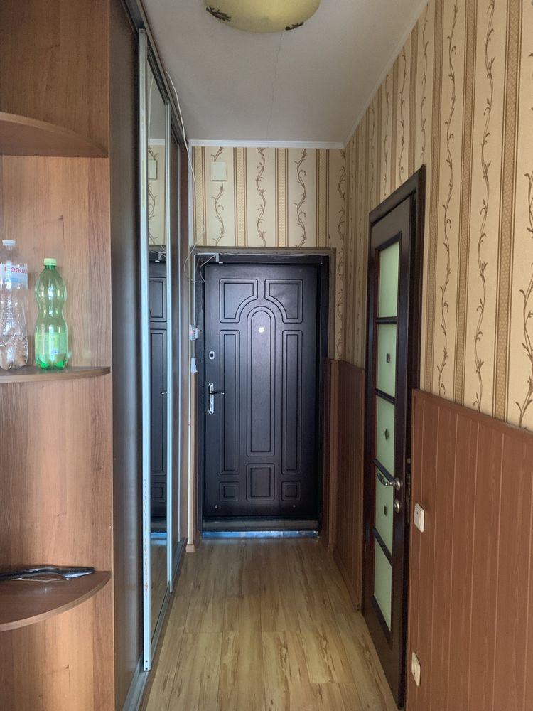 Продається 1 кімнатна квартира.Метро Теремки, Машинобудівників, 2В