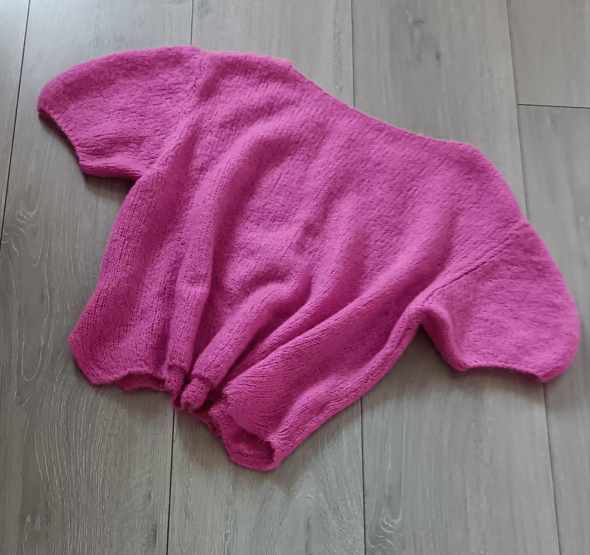 Różowy sweterek boho oversize rękawek bufka