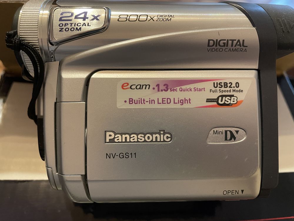 Цифровая видеокамера PANASONIC NV-GS11