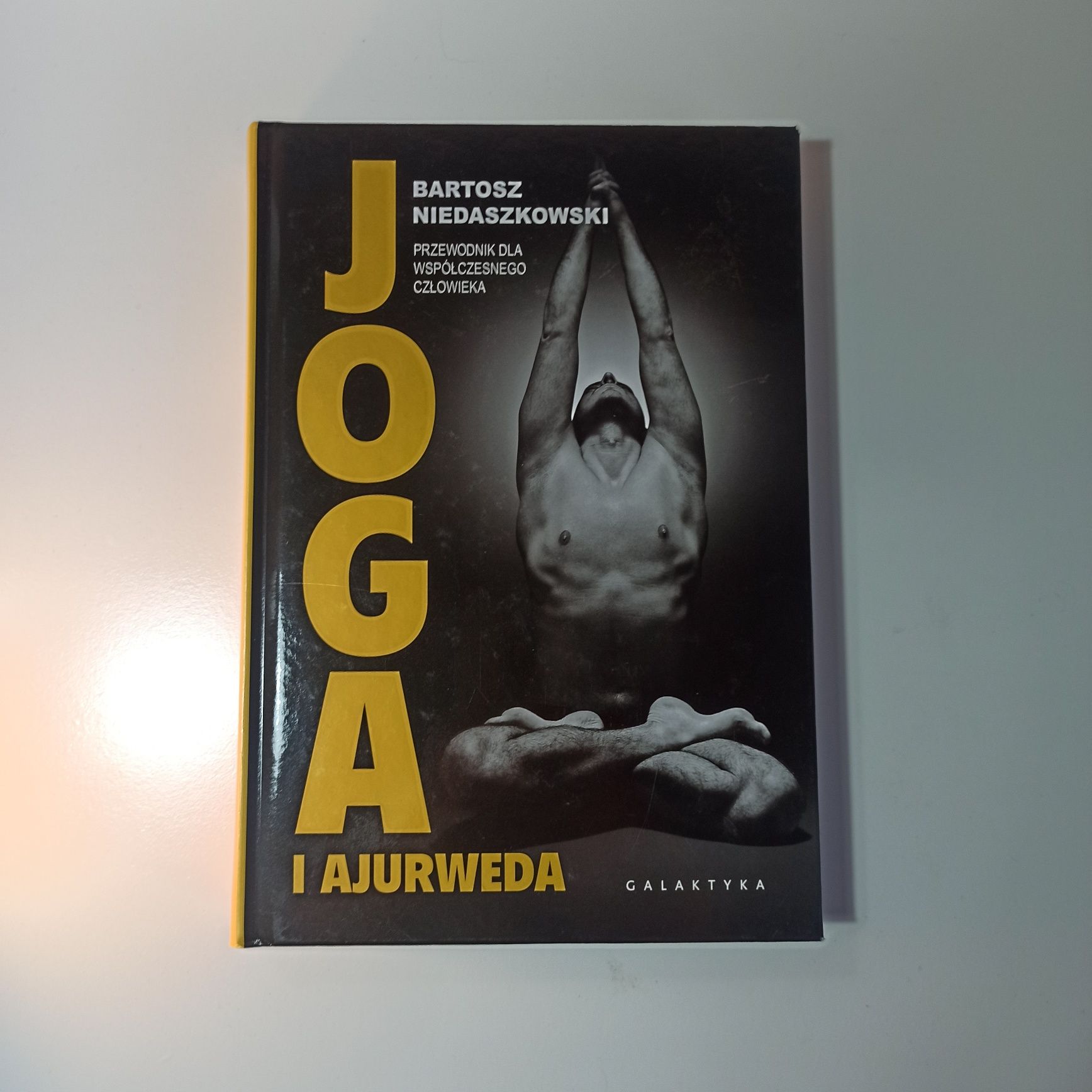 Książka Joga i Ajurweda przewodnik Bartosz Niedaszewski