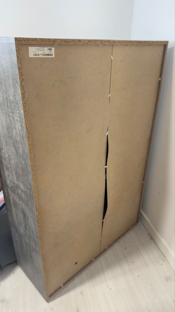 Armario de sala com porta e prateleiras