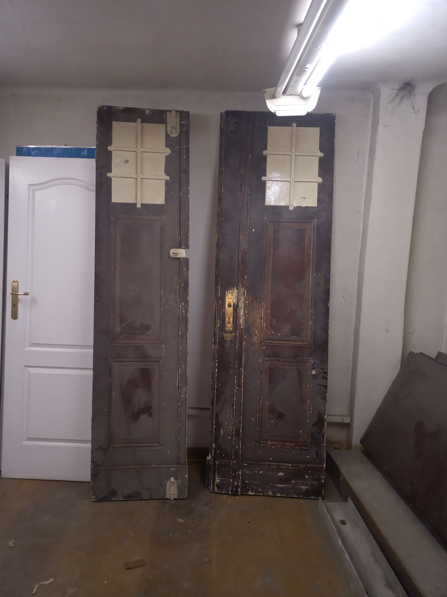 Stare drewniane drzwi wejściowe. Podwójne.