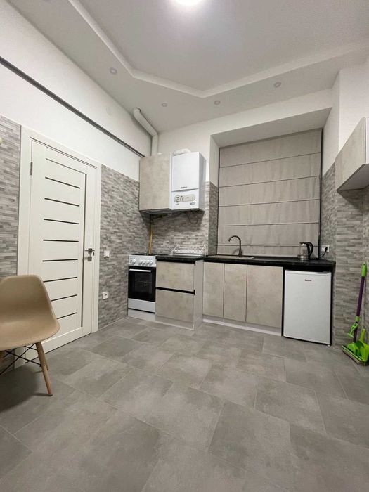 1кім Князя Романа центр проспект Свободи