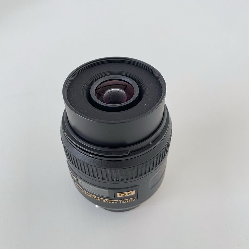 Nikon AF-S DX Micro 40mm F/2.8G - Como Nova