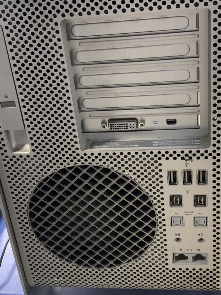 Apple Mac Pro Quad core Xeon 2.66 8gb 2tb