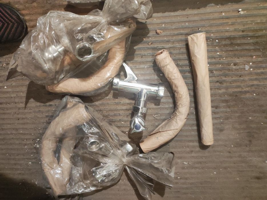 Кран смывной для  писсюара ,чаши Генуя