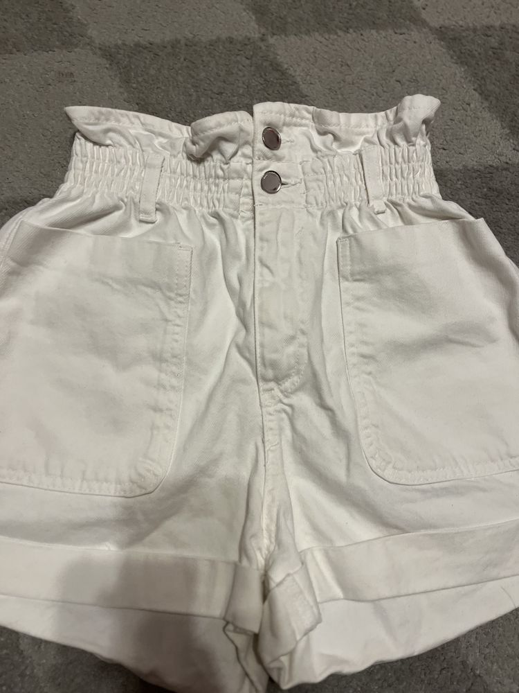 Шорти zara  білі