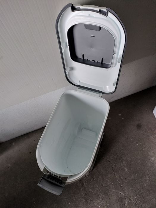 Reservatório para comida de cão