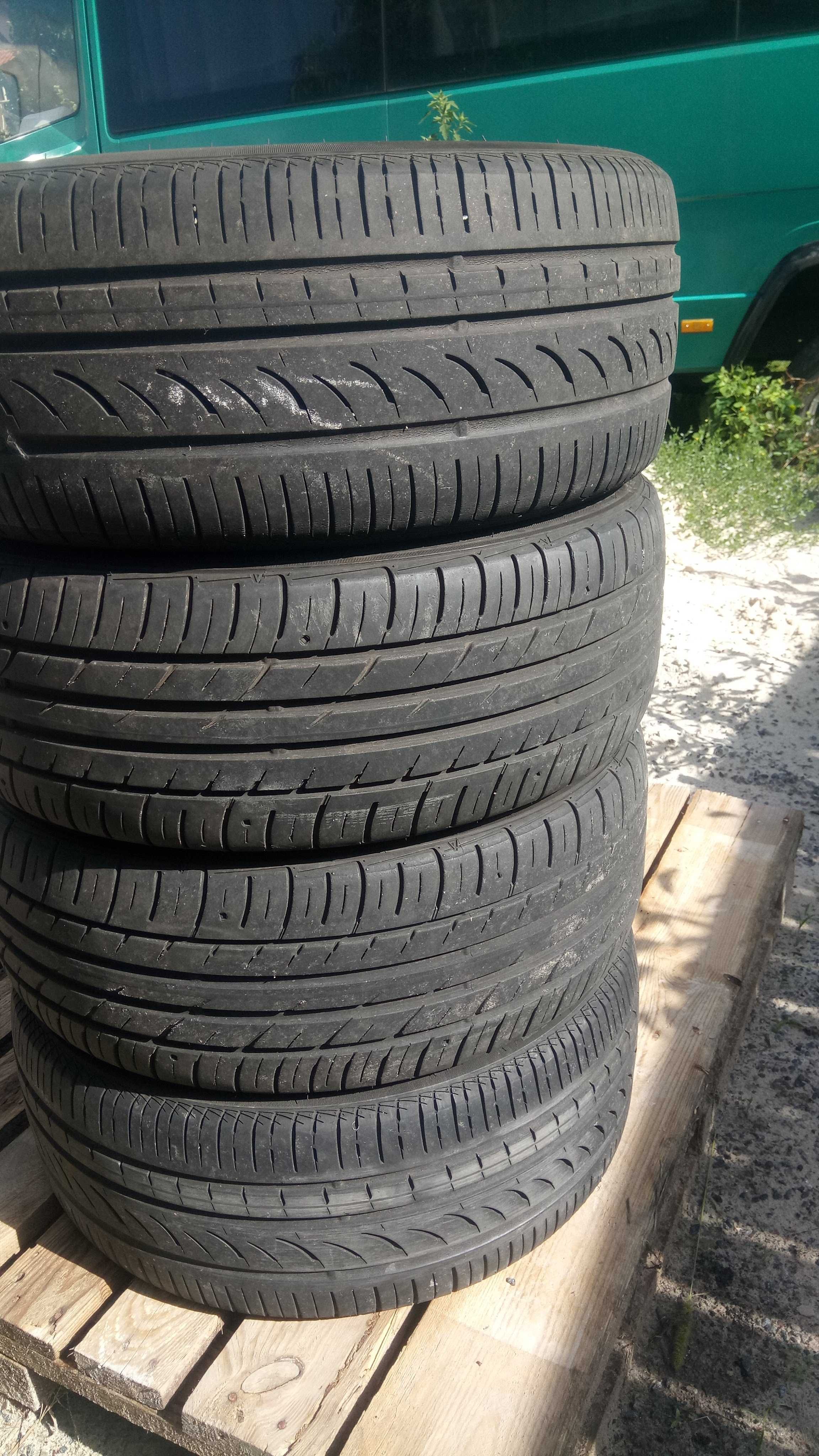 Шини б/у 215/45 R17 Pirelli Powergy 215/45 R17 91Y - 4шт Продам