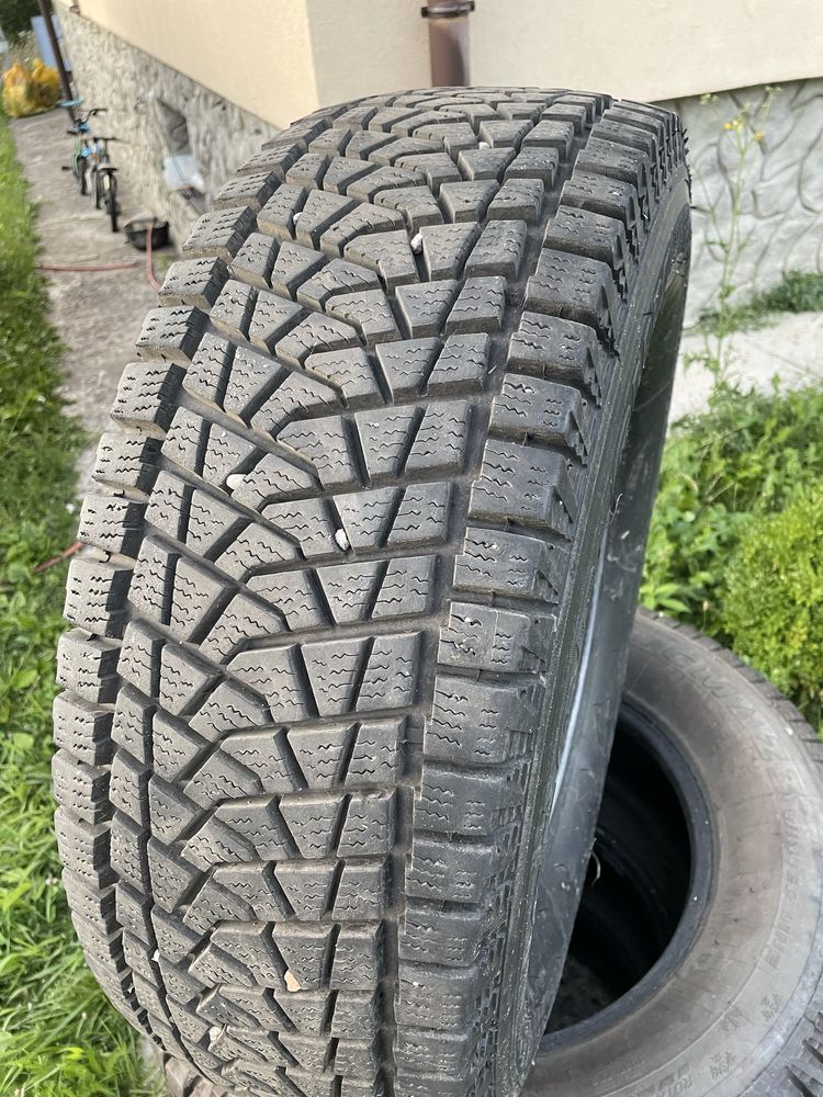 Продам шини 265/65R17 позашляховик