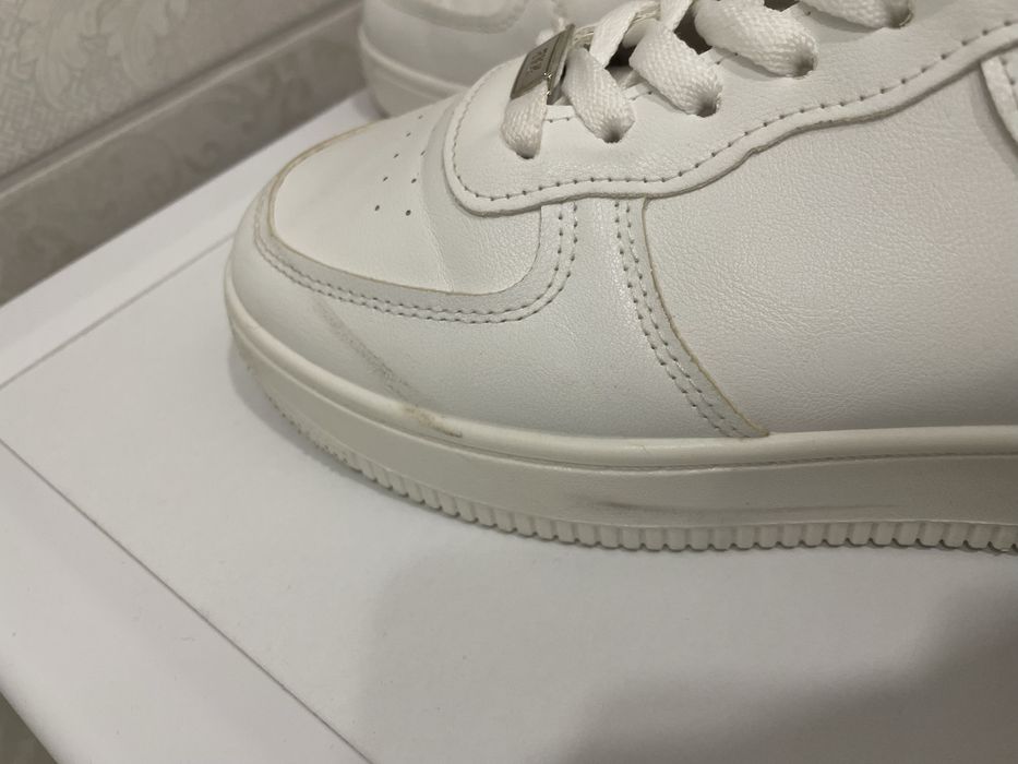 Кросівки жіночі майже нові