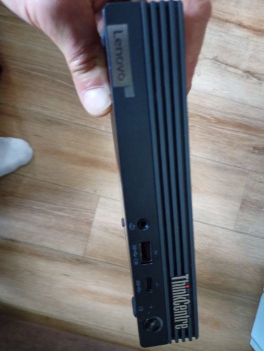 Komputer Lenovo m70q stan bdb 16gb dysk 512 nowy