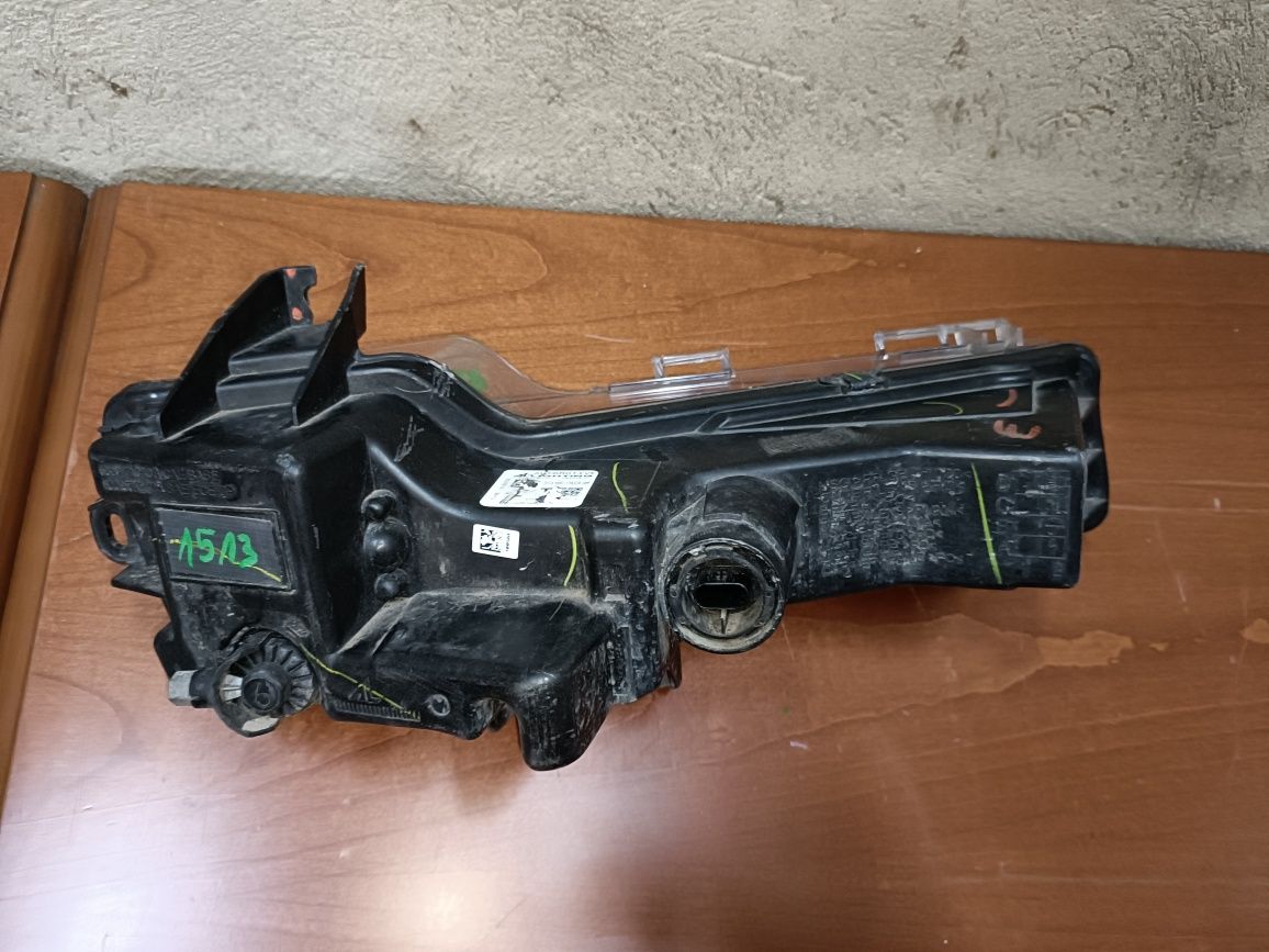 Tesla model 3 halogen led lewy