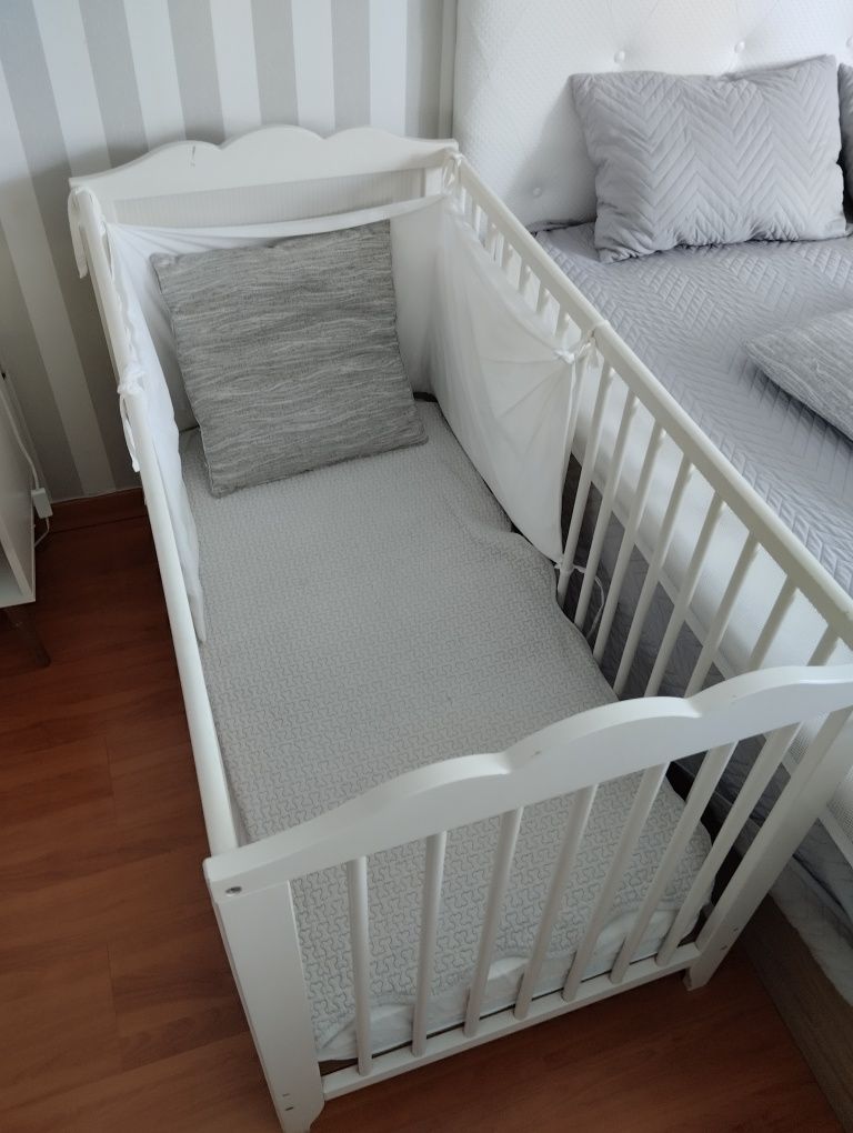 Berço bebe + colchão novo