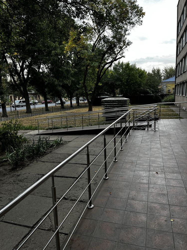 Фасадне приміщення в центрі, вул.Благовісна Супер автом.трафік
