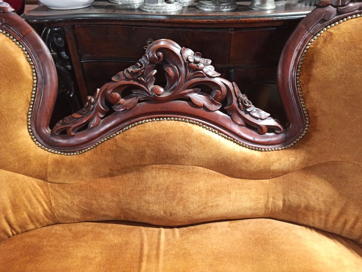Kanapa ludwikowska, piękna sofa